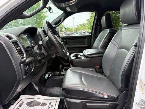Used 2022 RAM 2500 Tradesman w/ Chrome Appearance Group AWD/4WD image 11