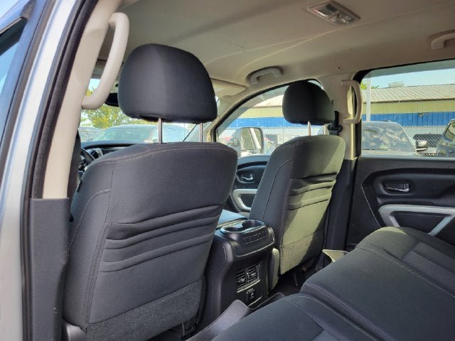 Used 2017 Nissan Titan SV AWD/4WD image 22