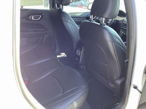 New 2026 Jeep Compass Limited image 32