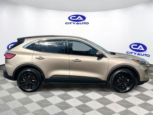 Used 2021 Ford Escape SE AWD/4WD image 2