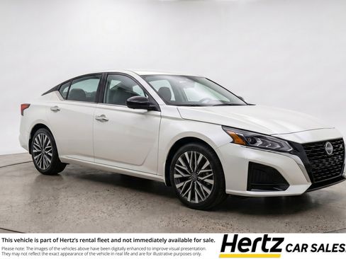 Used 2025 Nissan Altima 2.5 SV FWD image 1