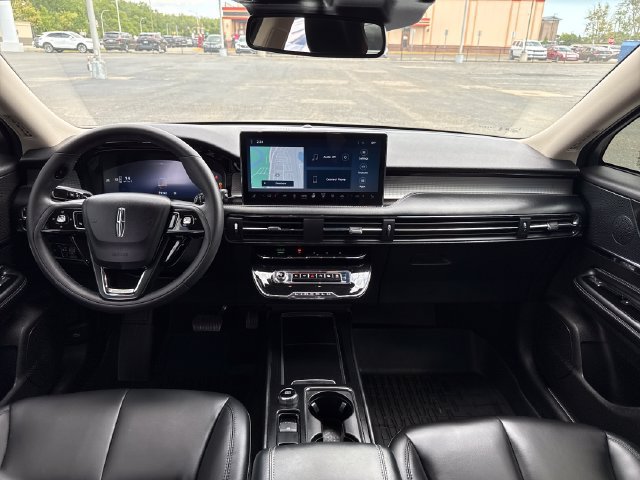 Certified 2024 Lincoln Corsair AWD w/ Rear Removable Package Tray image 15