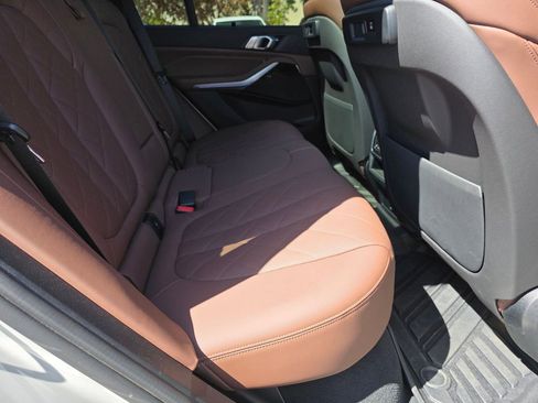 Used 2023 BMW X5 sDrive40i w/ Climate Comfort Package RWD image 13