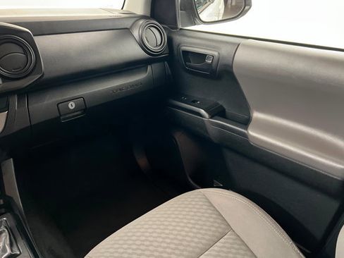Used 2022 Toyota Tacoma SR w/ SR Convenience Package RWD image 10