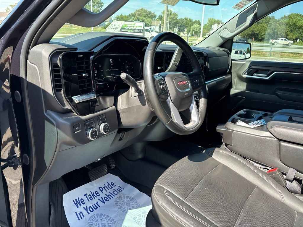 Used 2024 GMC Sierra 1500 SLT w/ X31 Off-Road Package AWD/4WD image 33