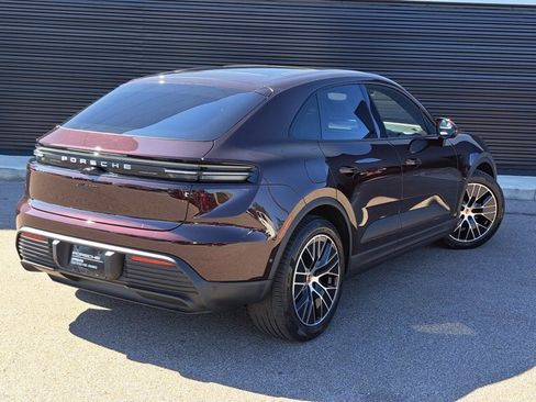 Certified 2025 Porsche Macan Electric image 7