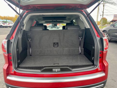 Used 2014 GMC Acadia SLT image 18