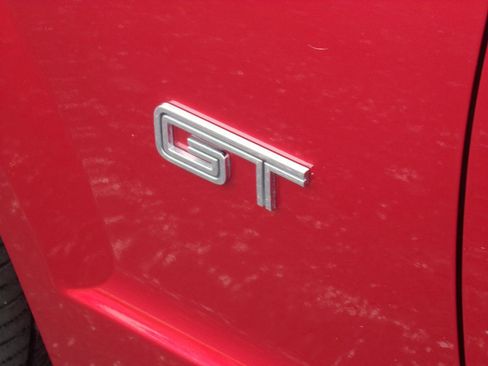 Used 2005 Ford Mustang GT RWD image 11