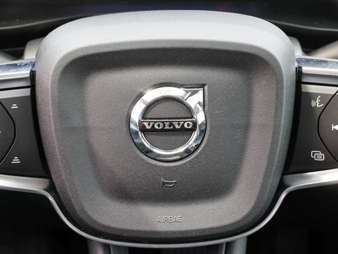 Certified 2026 Volvo XC40 B5 Plus AWD/4WD image 11
