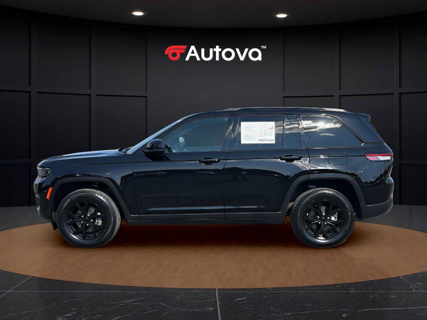 Used 2025 Jeep Grand Cherokee Altitude AWD/4WD image 2