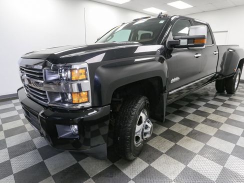 Used 2016 Chevrolet Silverado 3500 High Country image 4