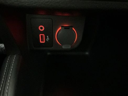 Used 2020 Nissan Kicks SR image 13