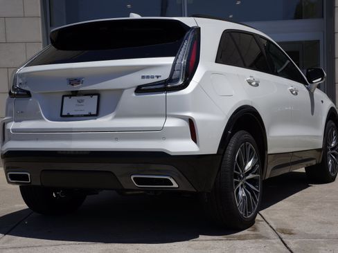 Used 2024 Cadillac XT4 Sport AWD/4WD image 5