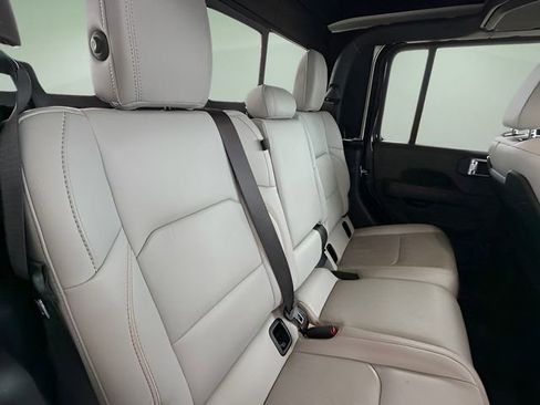 Used 2020 Jeep Gladiator Mojave image 36