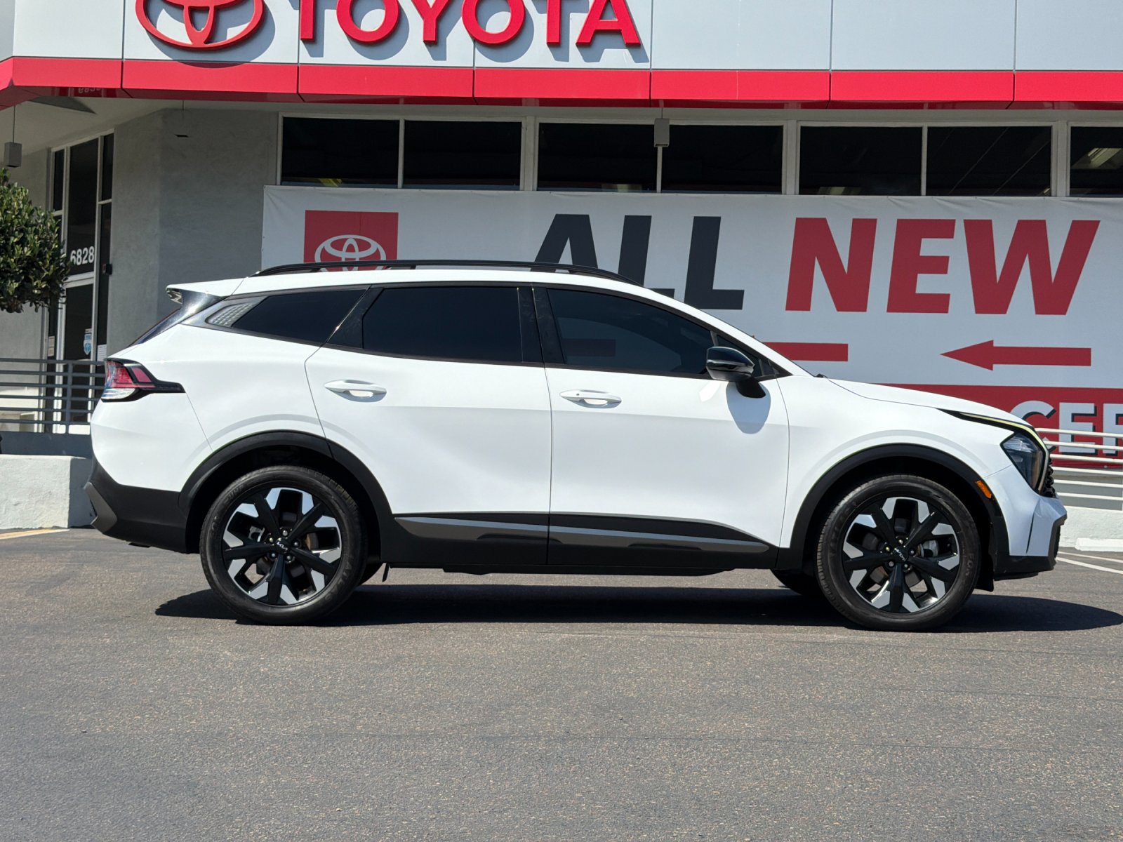 Used 2023 Kia Sportage X-Line w/ X-Line Premium Package AWD/4WD image 6