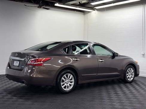 Used 2013 Nissan Altima 2.5 S FWD image 2