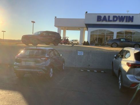 Used 2024 Nissan Kicks S image 7