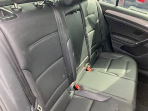Used 2015 Volkswagen Golf TDI S image 9