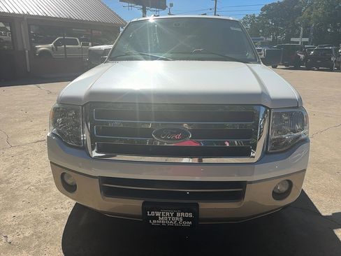 Used 2013 Ford Expedition EL XLT image 2