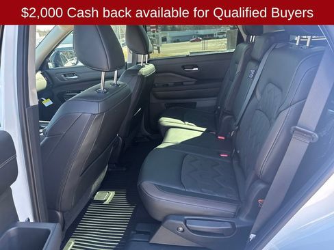 New 2026 Nissan Pathfinder Platinum image 26