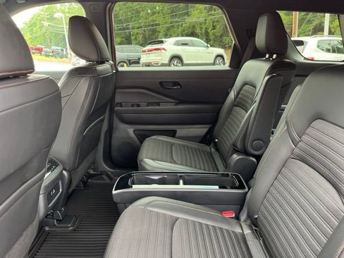 Used 2025 Nissan Pathfinder Rock Creek AWD/4WD image 13
