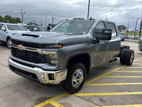 New 2026 Chevrolet Silverado 3500 LT w/ Convenience Package image 7