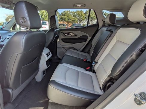 Used 2023 GMC Terrain SLT image 15