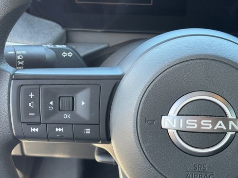 Certified 2025 Nissan Kicks SV image 19