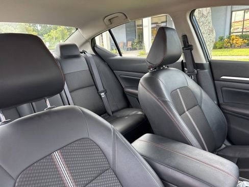 Used 2024 Nissan Altima 2.5 SR image 11