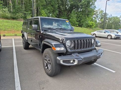 Used 2024 Jeep Gladiator Sport AWD/4WD image 5