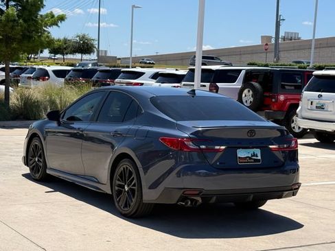 Used 2026 Toyota Camry SE w/ Convenience Package FWD image 8