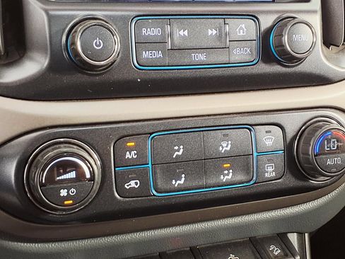 Used 2016 Chevrolet Colorado Z71 w/ LPO, Door Decal Package AWD/4WD image 11