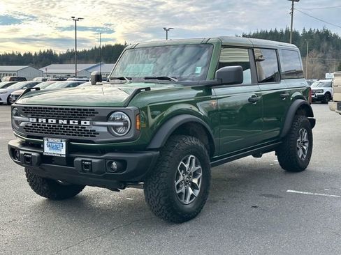 Used 2025 Ford Bronco Badlands image 7