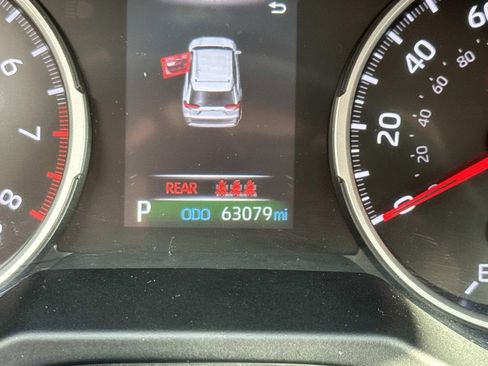 Used 2022 Toyota RAV4 XLE image 28