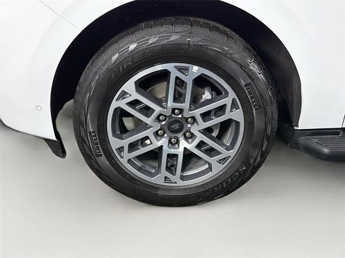 Used 2025 Ford Expedition Active AWD/4WD image 33