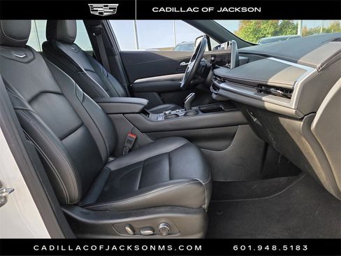 Certified 2024 Cadillac XT4 Premium Luxury image 24