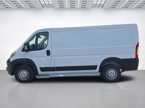 Used 2025 RAM ProMaster 2500 w/ U-Haul Equipment Group FWD image 7