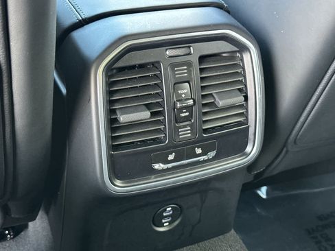Certified 2026 Porsche Macan AWD/4WD image 14