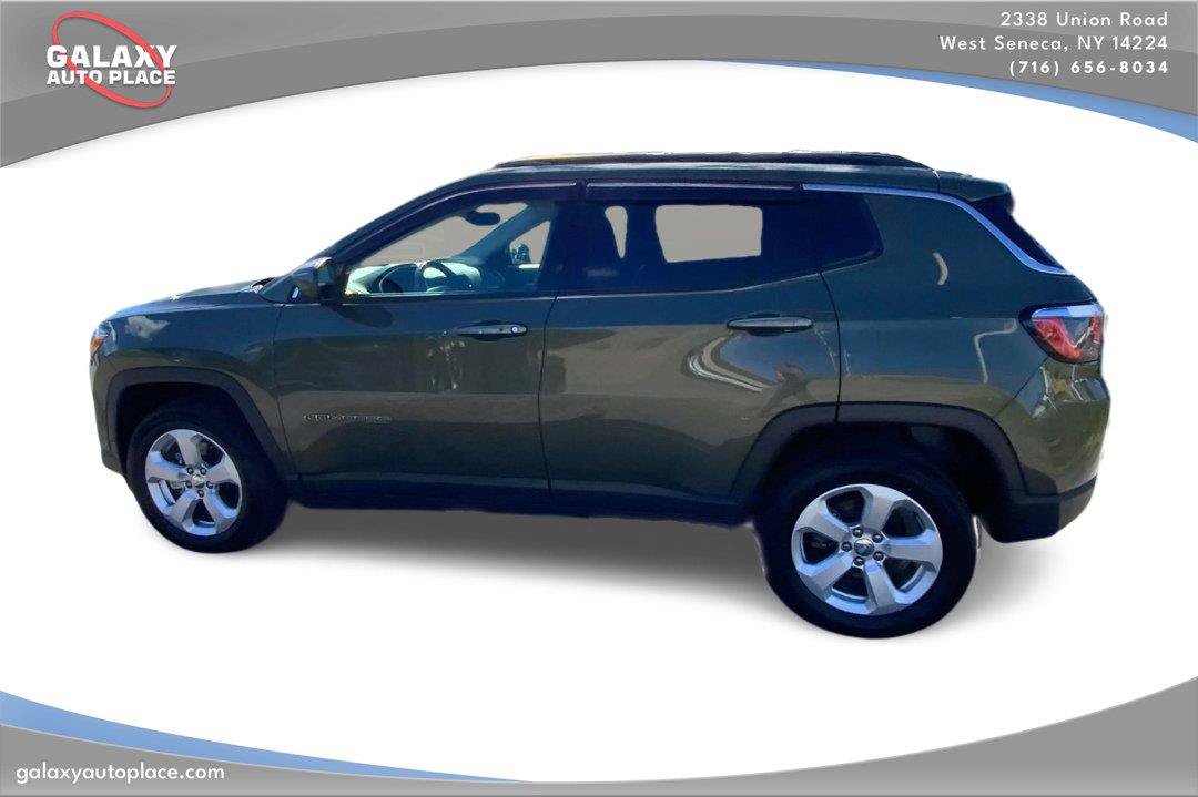 Used 2018 Jeep Compass Latitude w/ Cold Weather Group AWD/4WD image 8