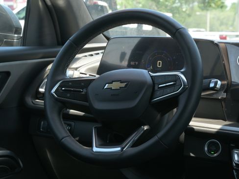 Used 2025 Chevrolet Traverse LT w/ Driver Confidence Package FWD image 21