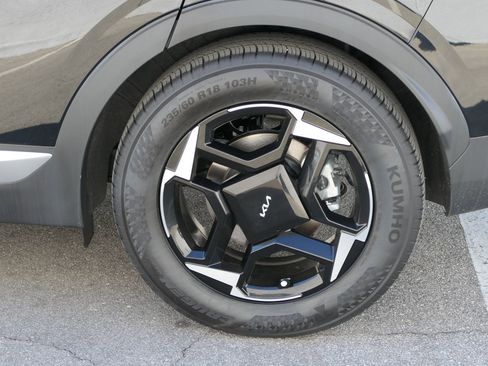 Certified 2026 Kia Sportage EX w/ EX Panorama Roof Package image 11