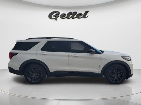 Used 2025 Ford Explorer ST AWD/4WD image 4