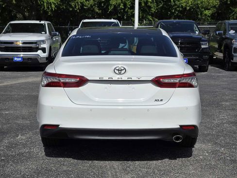 Used 2018 Toyota Camry XLE FWD image 6