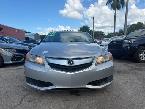 Used 2013 Acura ILX FWD image 2