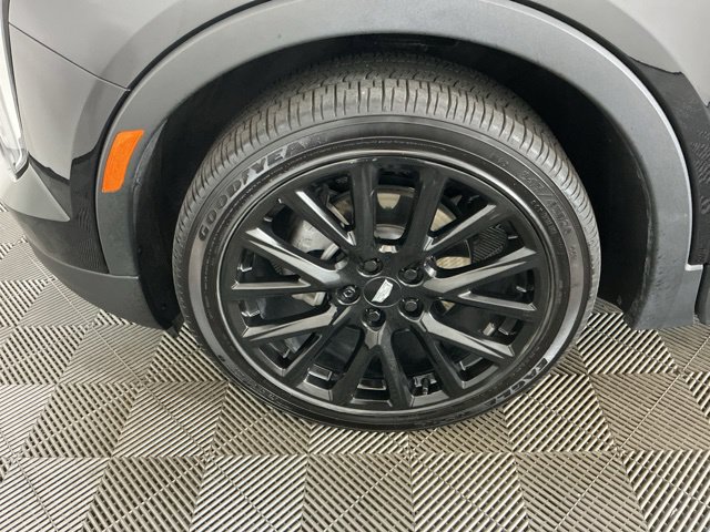 Used 2022 Cadillac XT4 Luxury w/ LPO, ONYX Package AWD/4WD image 30