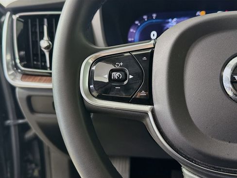 Used 2023 Volvo S60 T8 Plus image 14