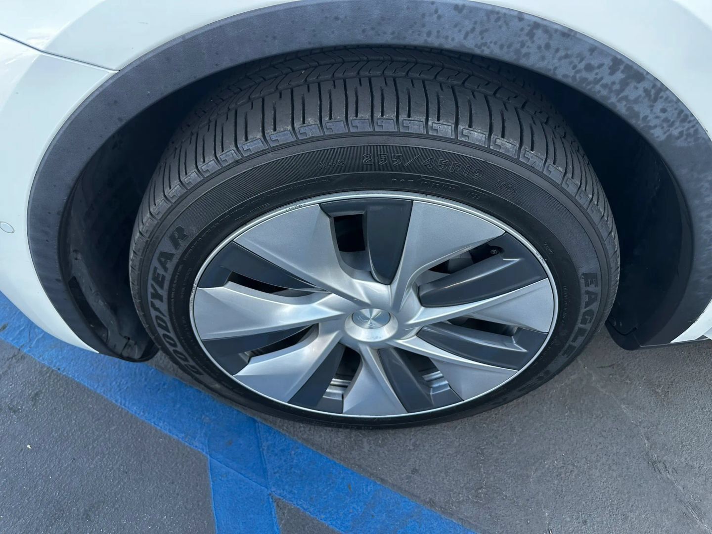 Used 2021 Tesla Model Y Long Range AWD/4WD image 27