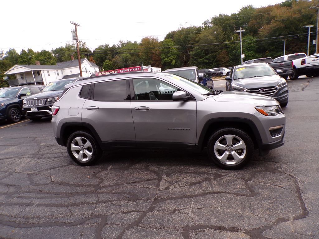 Used 2019 Jeep Compass Latitude w/ Cold Weather Group AWD/4WD image 4