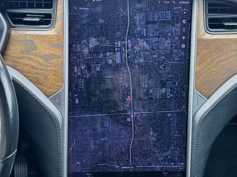 Used 2019 Tesla Model X 100D image 9