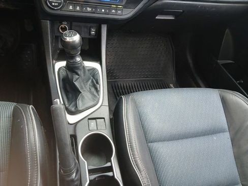 Used 2015 Toyota Corolla S image 33